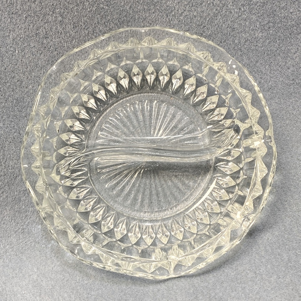 Vintage Anchor Hocking Wexford Round Divided Dish 2 Compartment Scalloped